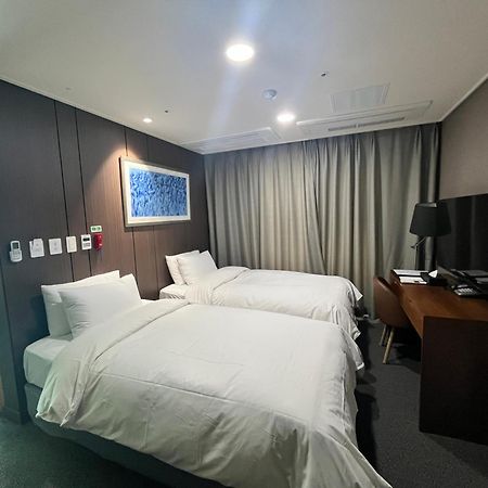 Raonstay In Perla Hotel Чинджу Экстерьер фото