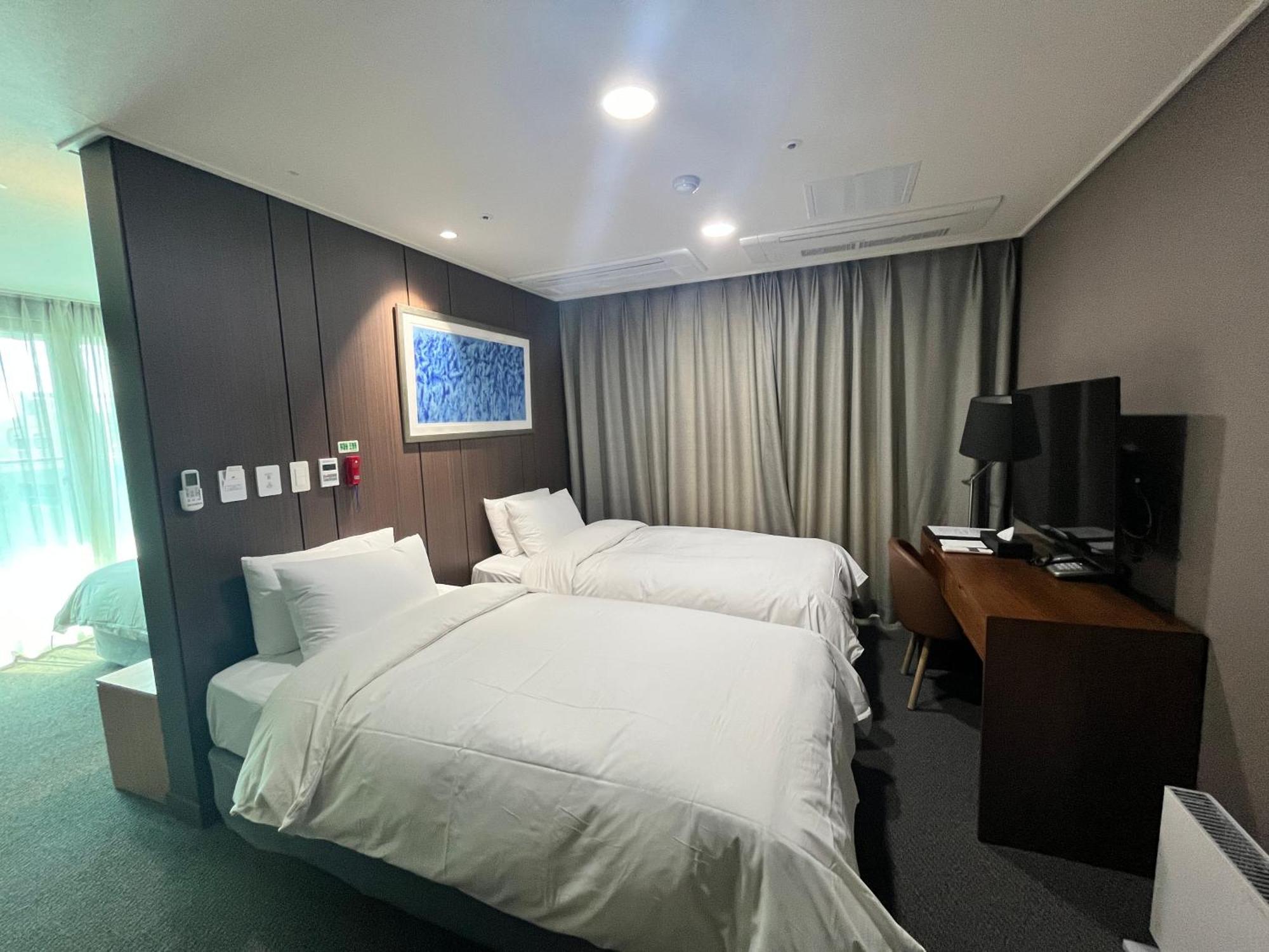 Raonstay In Perla Hotel Чинджу Экстерьер фото