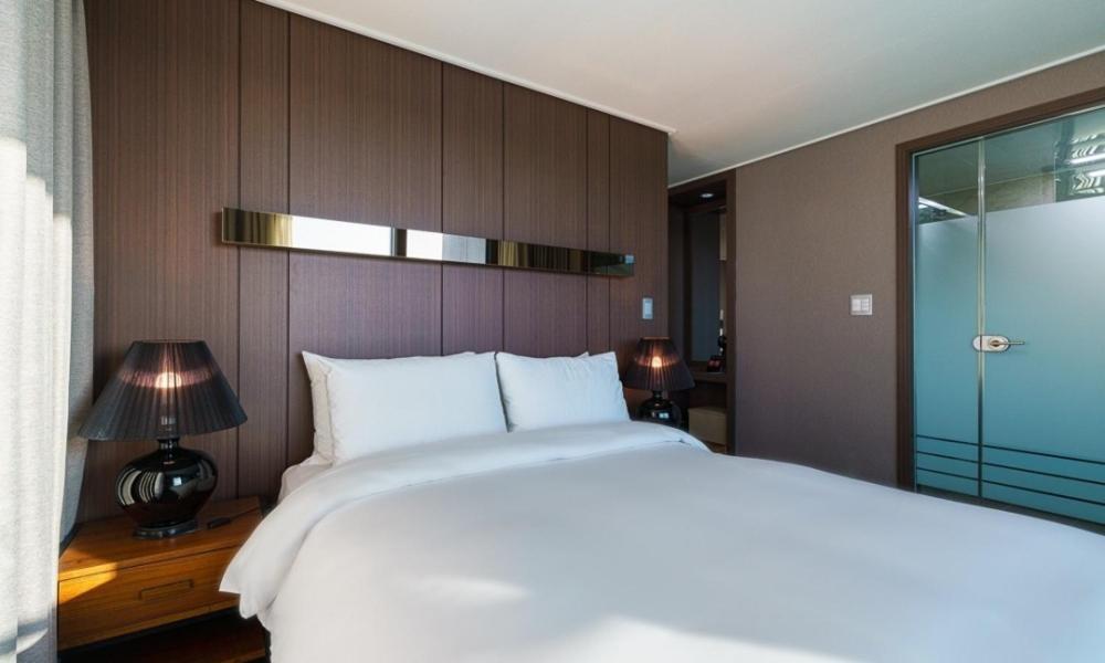 Raonstay In Perla Hotel Чинджу Экстерьер фото